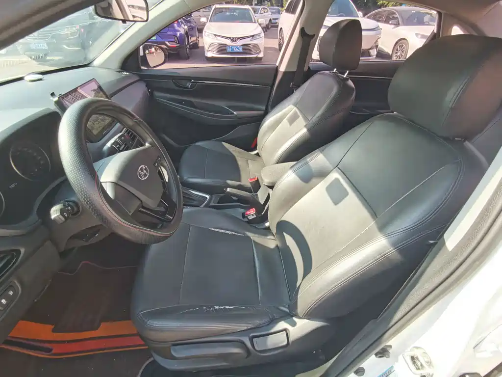 Hyundai Elantra — миниатюра 16