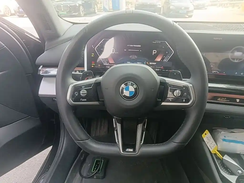 BMW 5 Series — миниатюра 15