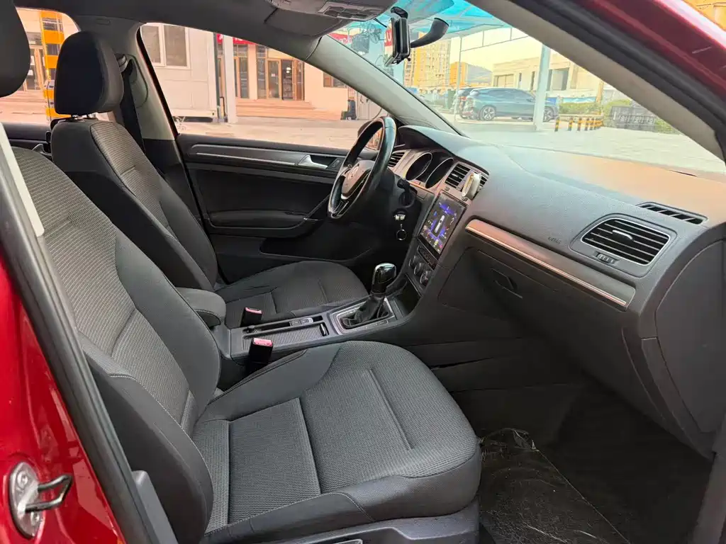 Volkswagen Golf — миниатюра 6