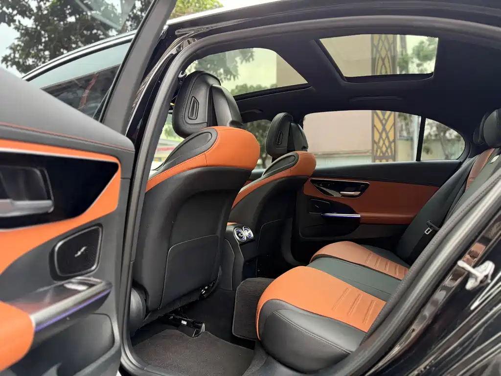 Mercedes-Benz C-Class — миниатюра 12