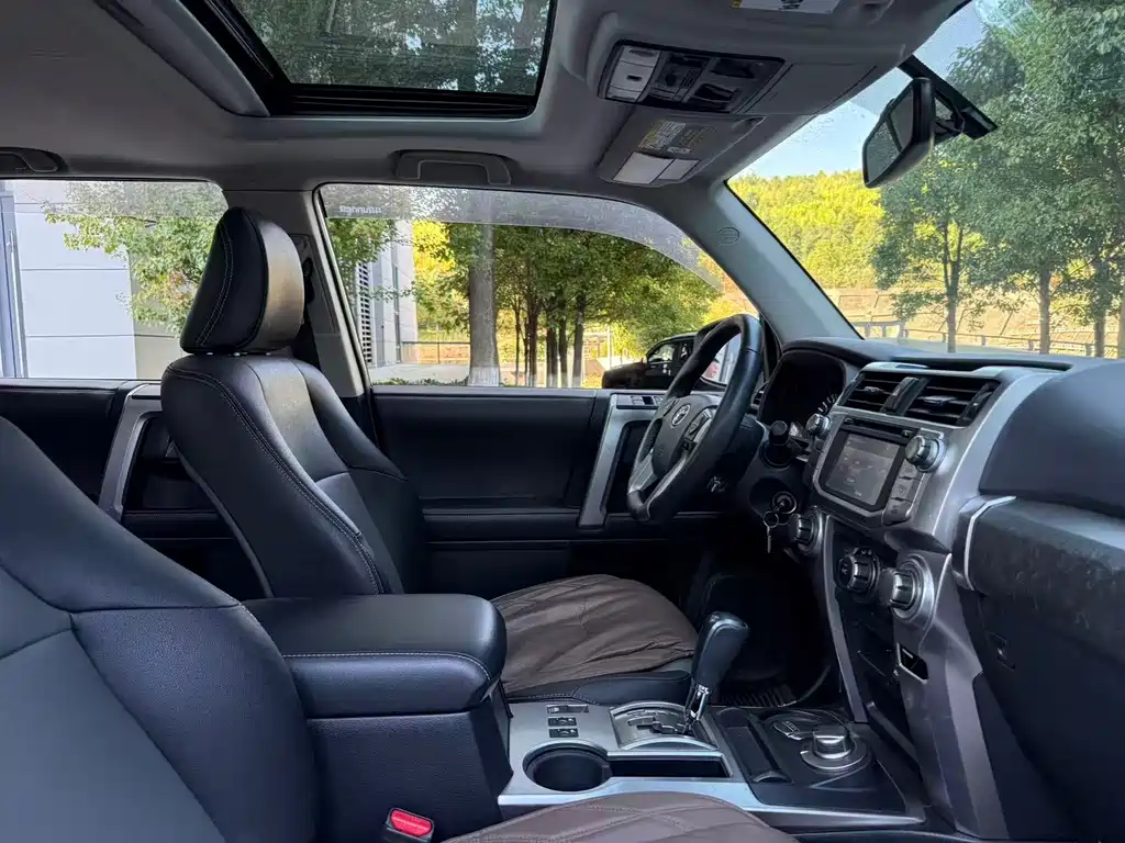 Toyota 4Runner — миниатюра 9
