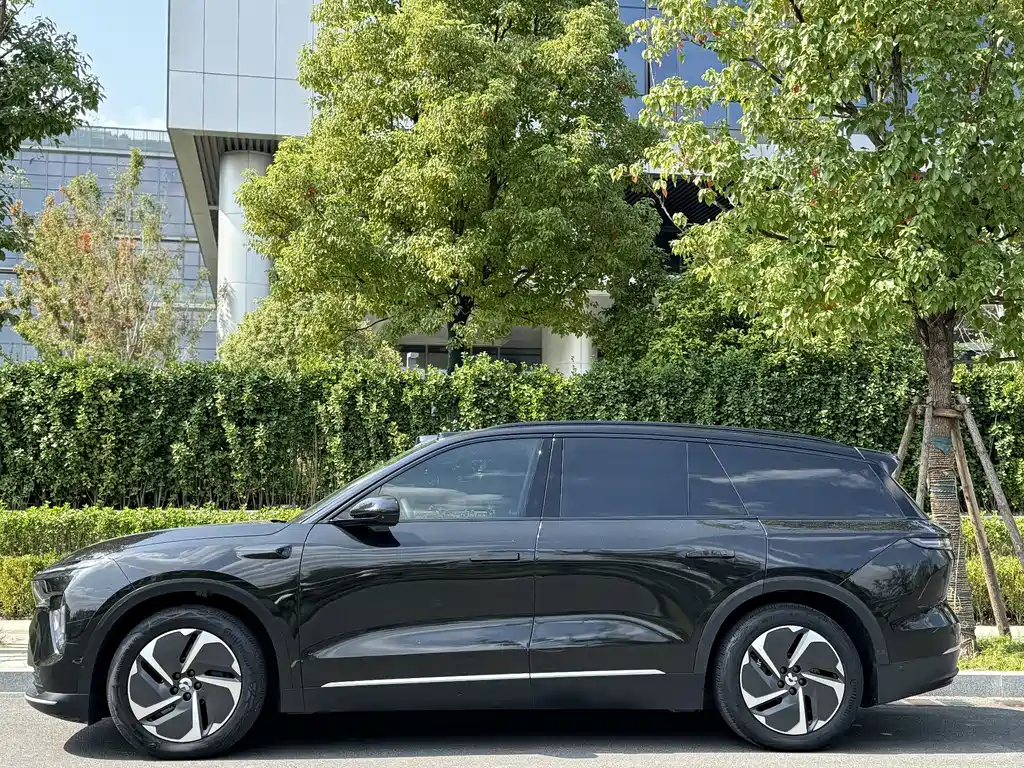 NIO ES8 — миниатюра 2