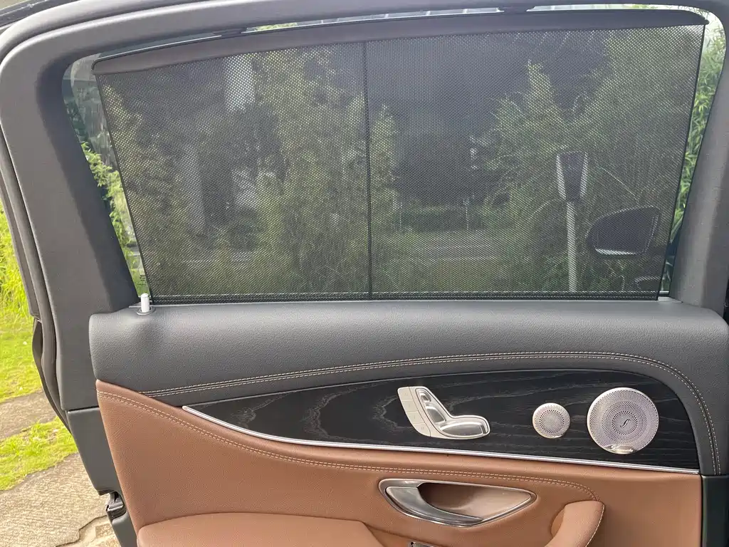 Mercedes-Benz E-Class — миниатюра 20