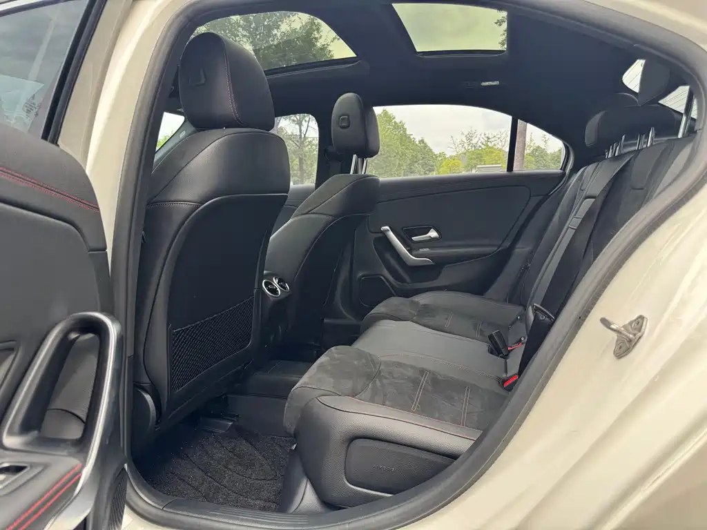Mercedes-Benz A-Class — миниатюра 11