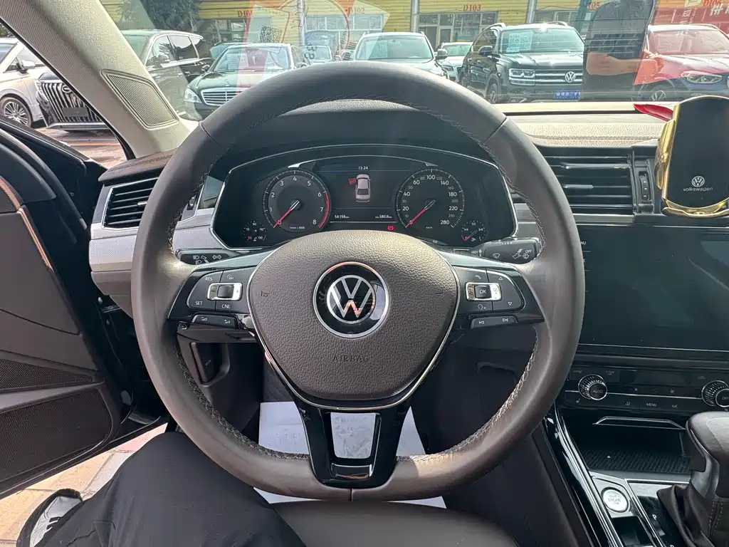 Volkswagen Phideon — миниатюра 5