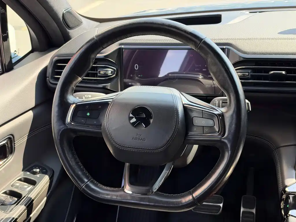 NIO ES6 — миниатюра 14