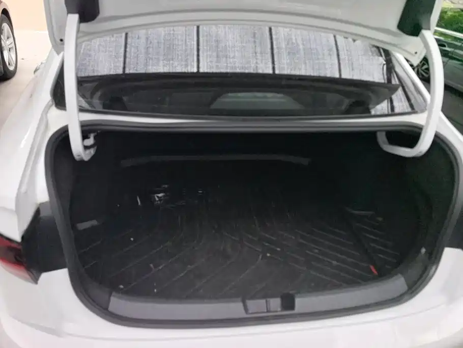 Volkswagen Sagitar — миниатюра 4