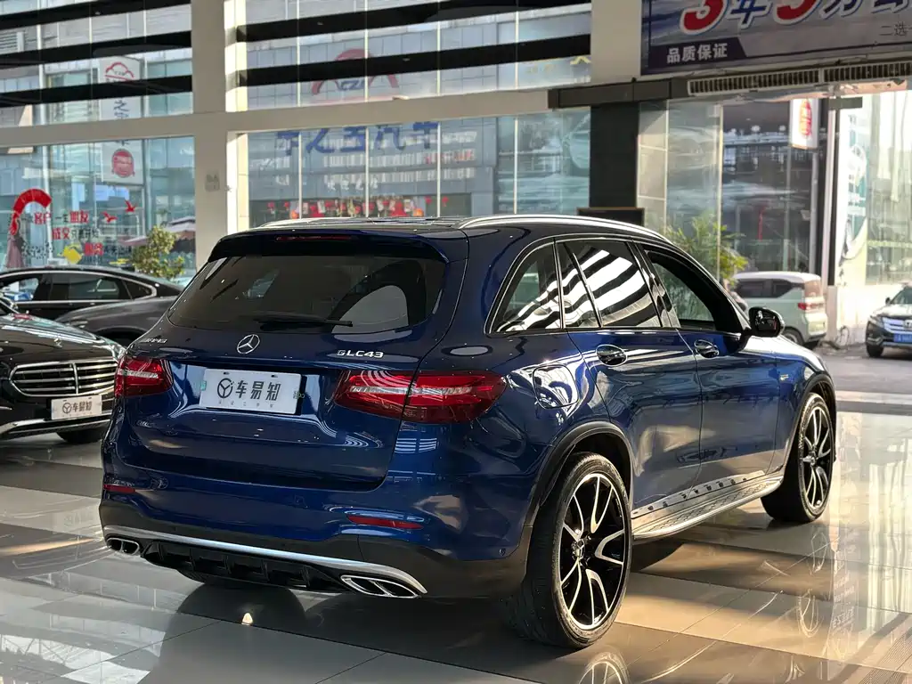 MERCEDES-BENZ GLC AMG