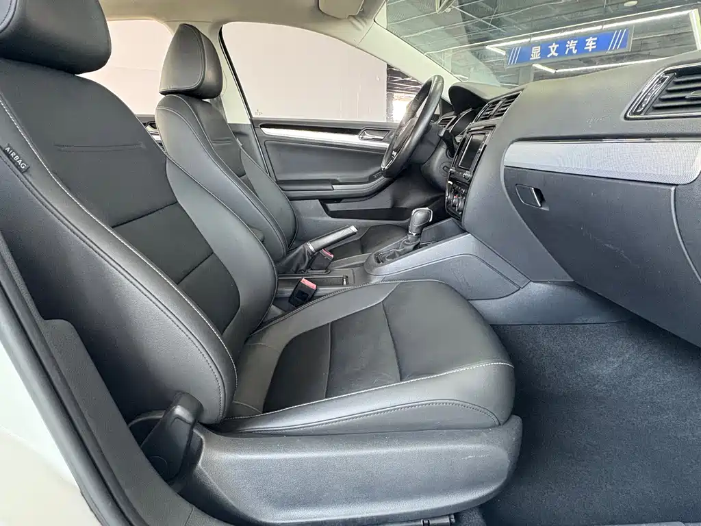 Volkswagen Sagitar — миниатюра 8