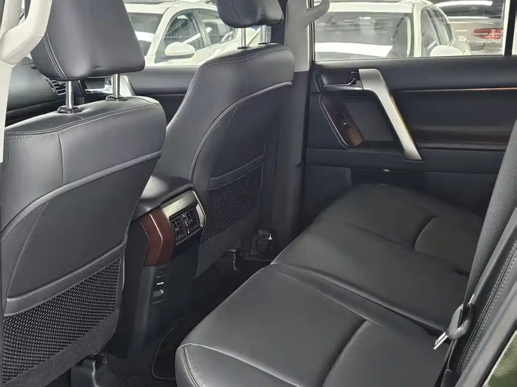 Toyota Prado — миниатюра 9