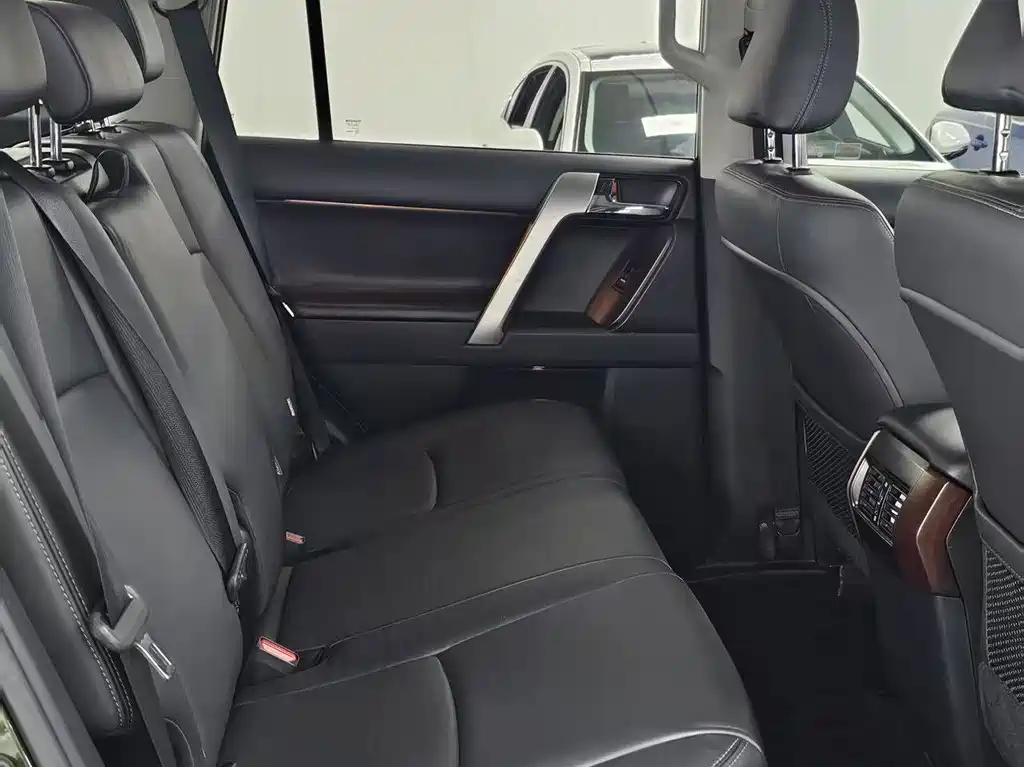 Toyota Prado — миниатюра 12