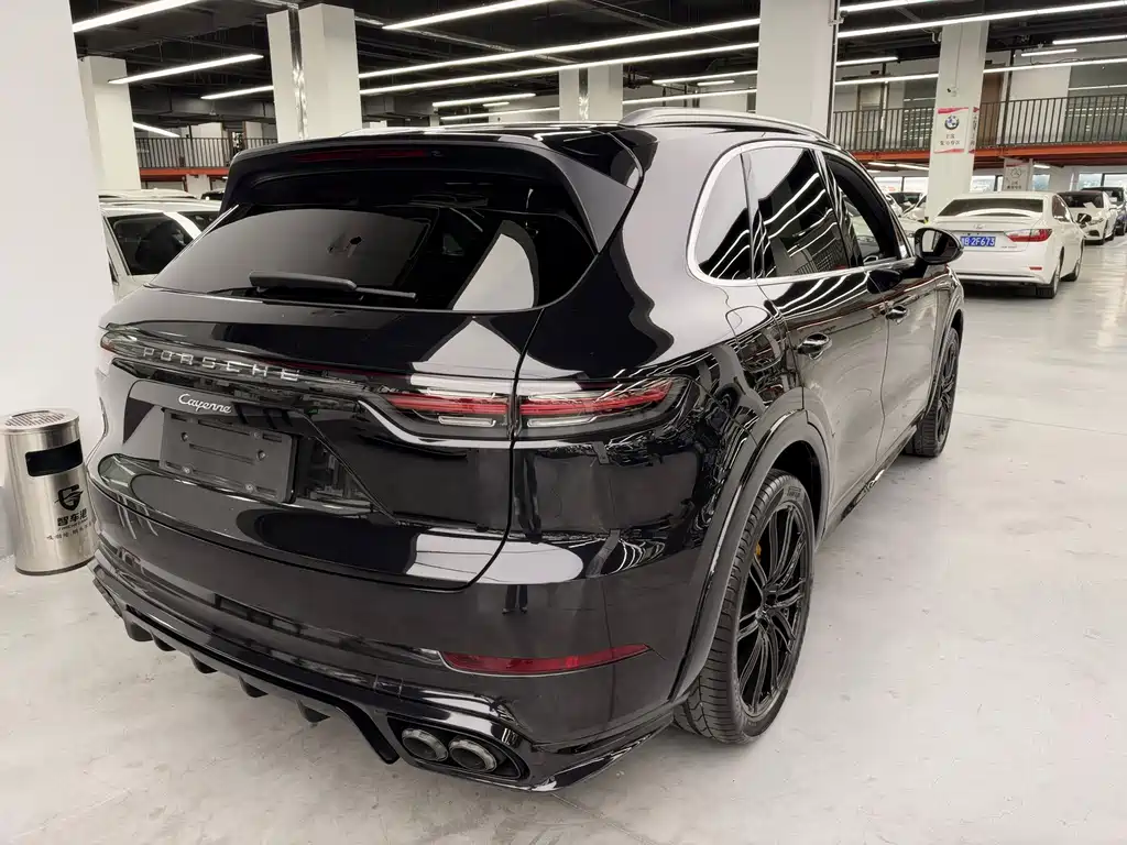 Porsche Cayenne — миниатюра 14