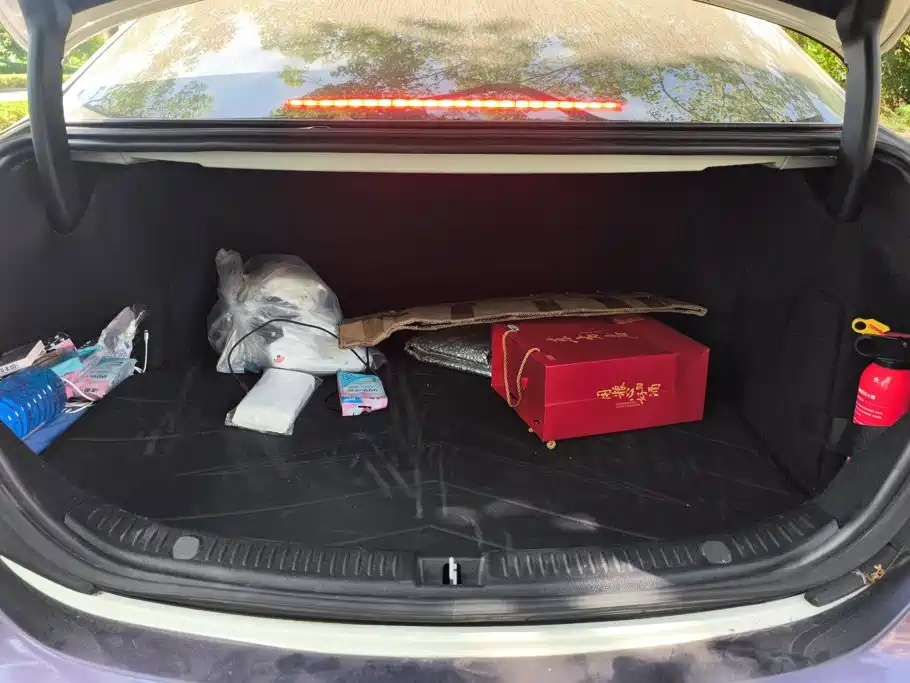 Mercedes-Benz E-Class — миниатюра 4