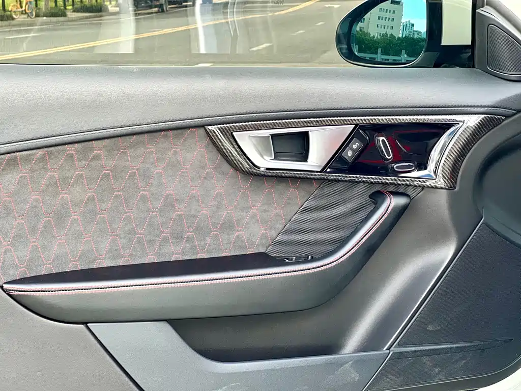 Jaguar F-TYPE — миниатюра 7