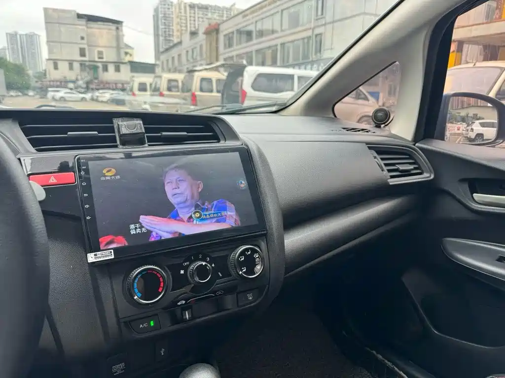 Honda Fit — миниатюра 9