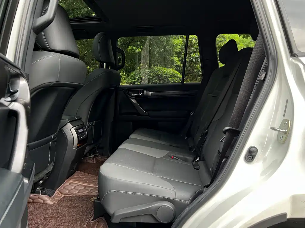 Lexus GX — миниатюра 9
