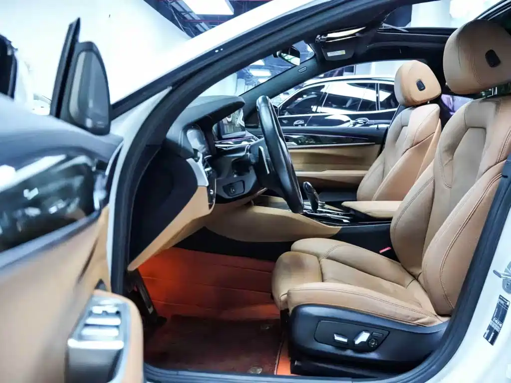 BMW 6 Series GT — миниатюра 6