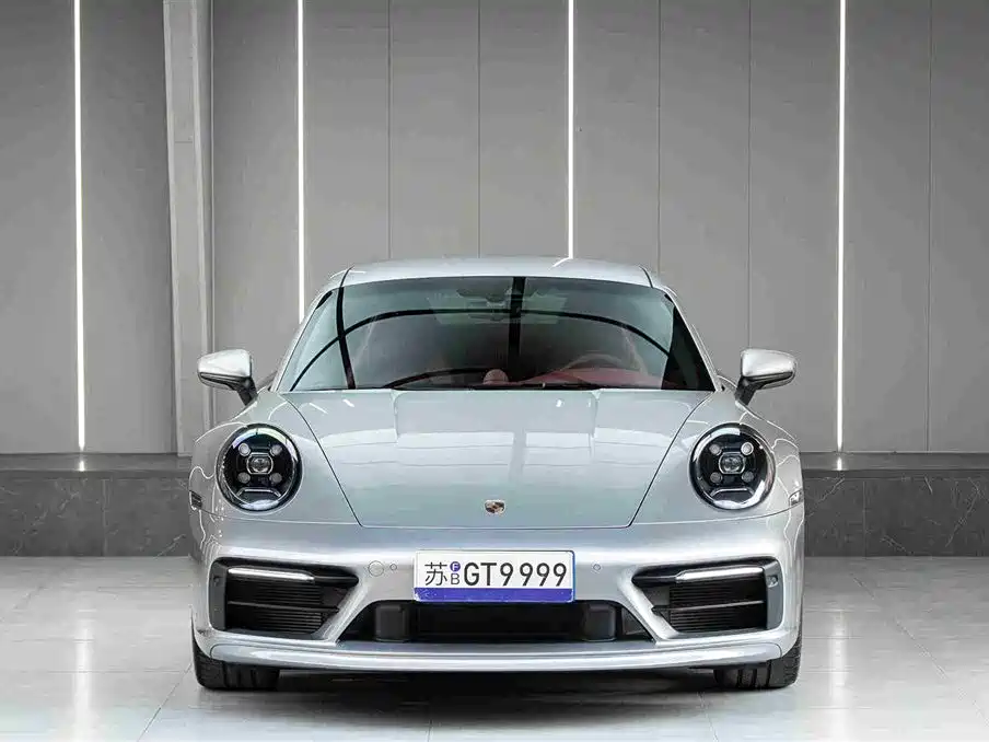 PORSCHE 911