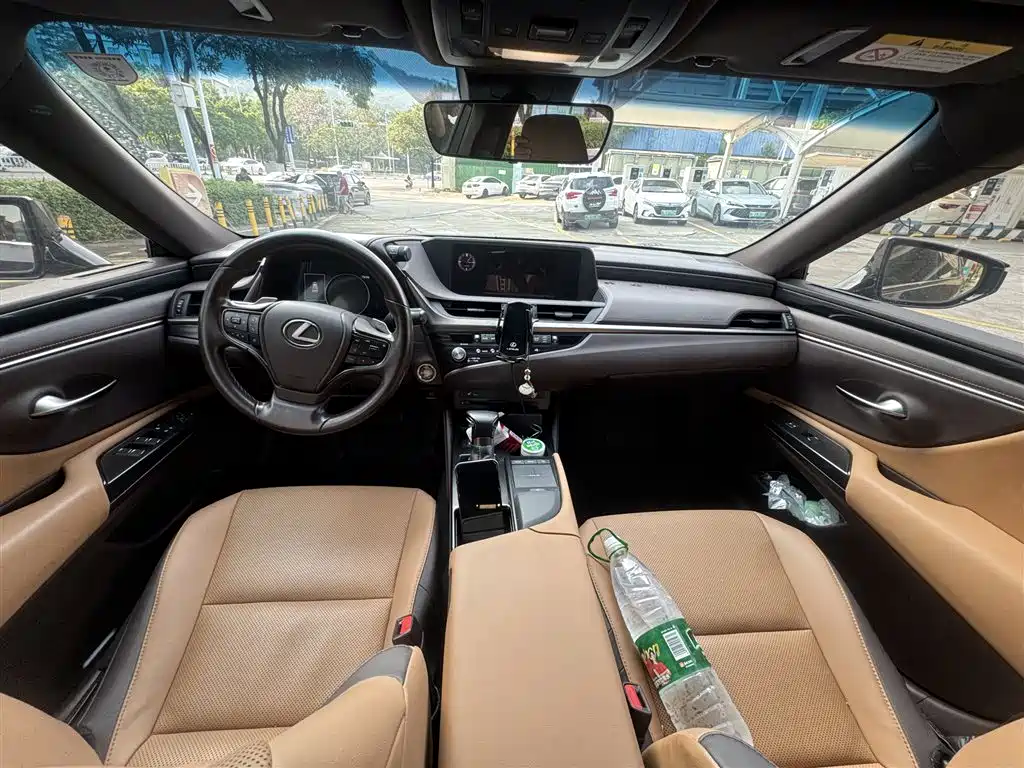 Lexus ES — миниатюра 6