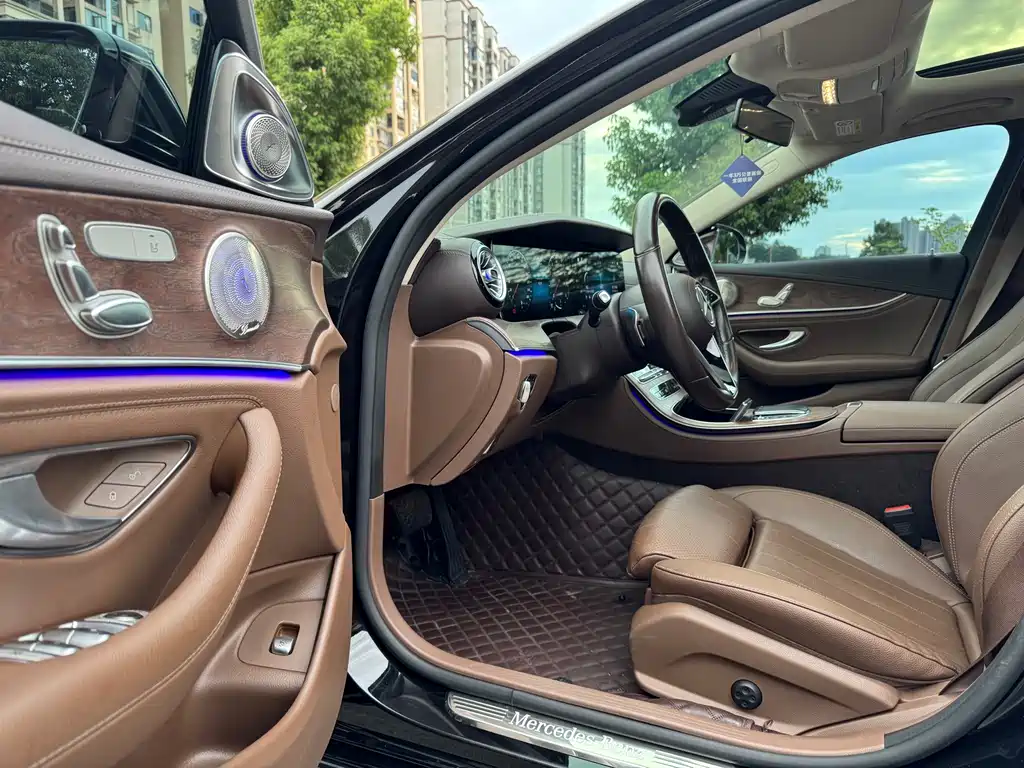 MERCEDES-BENZ E CLASS