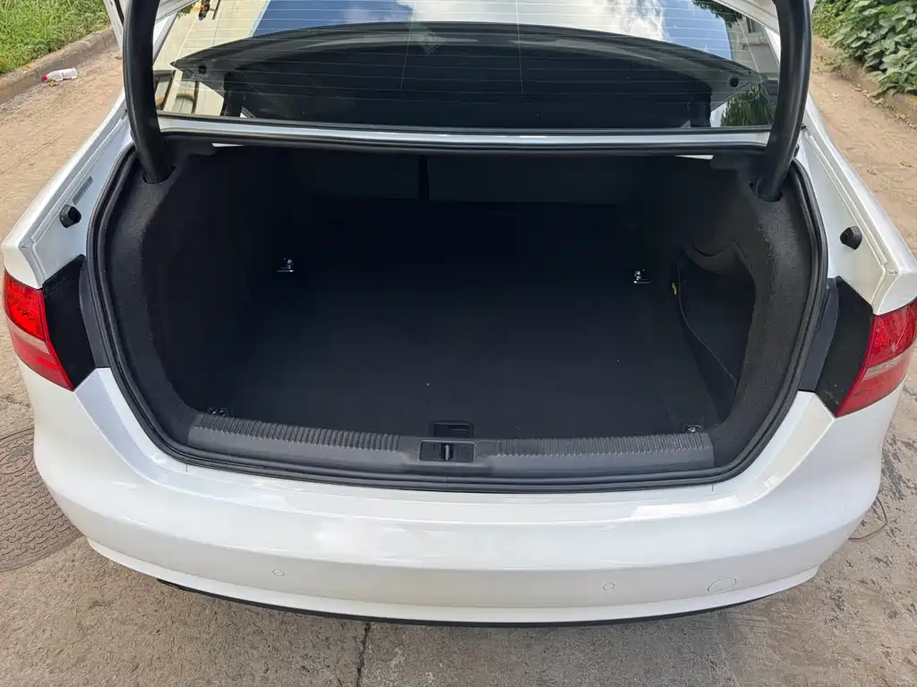Audi A4L — миниатюра 12