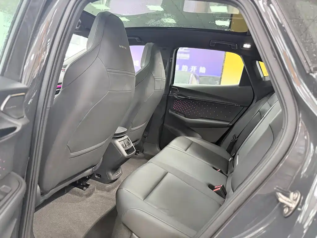 Volkswagen 06 2024 Ultra