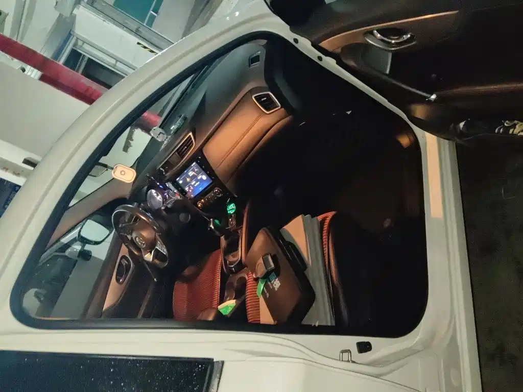 Nissan Qashqai — миниатюра 17