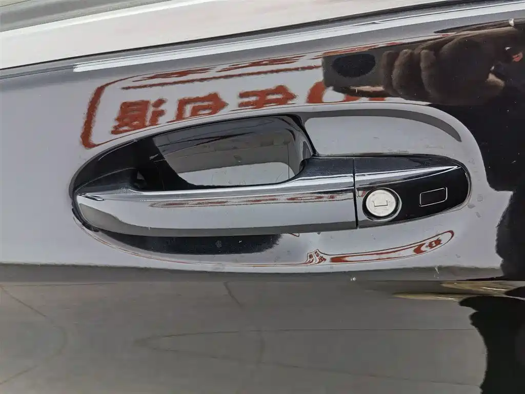 MERCEDES-BENZ V CLASS