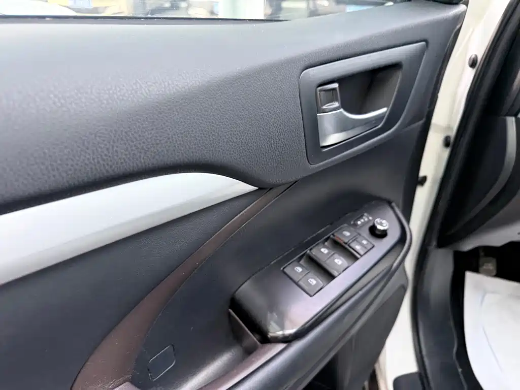 Toyota Highlander — миниатюра 9