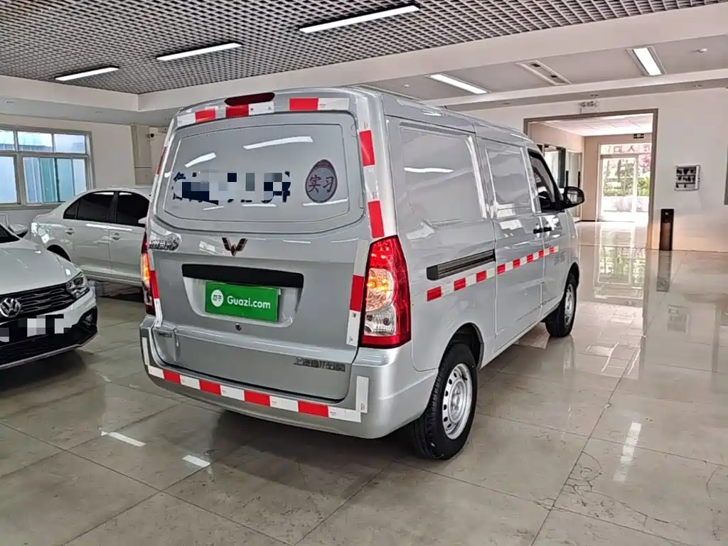 Wuling RongguangS S 2023 1.5L 2 мест
