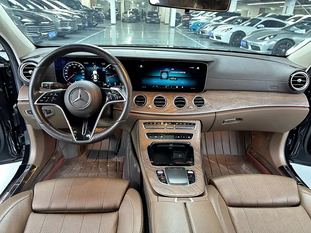 MERCEDES-BENZ E CLASS