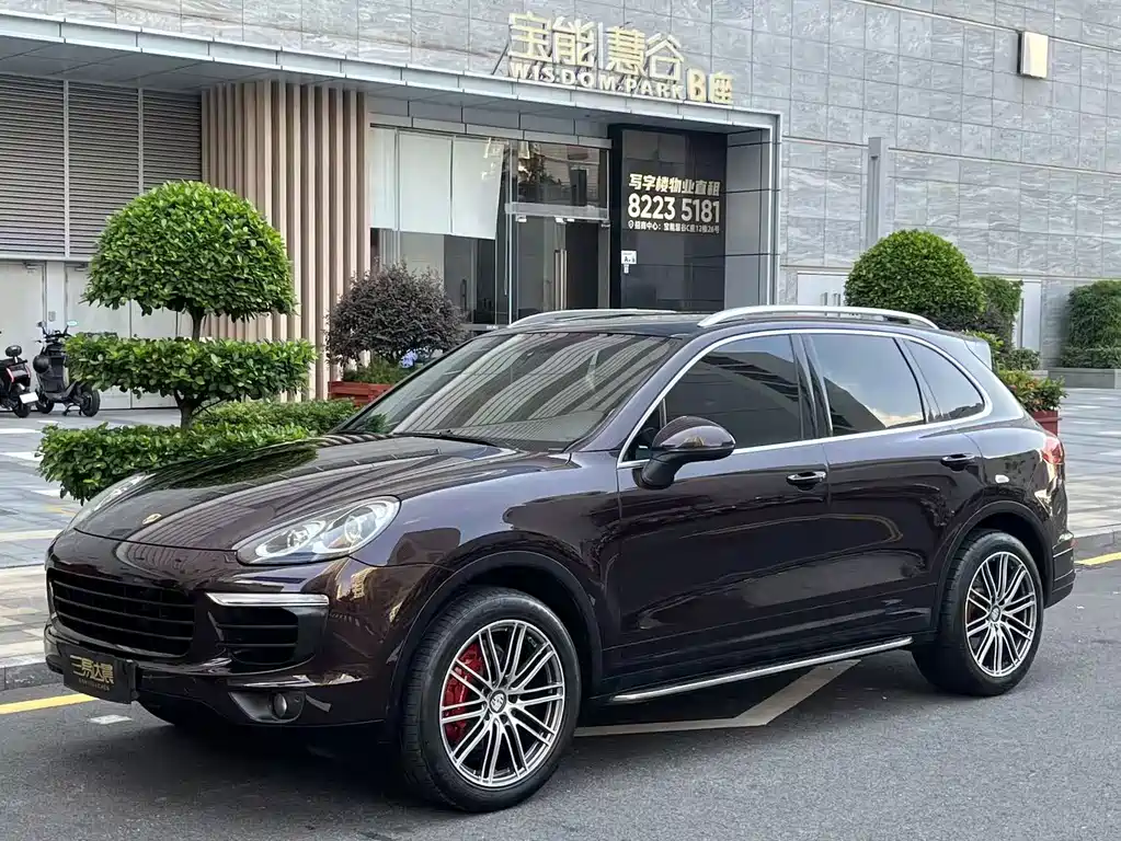 Porsche Cayenne — миниатюра 6