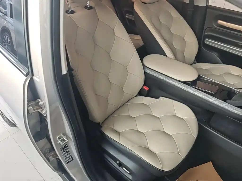 Baojun Yunduo — миниатюра 25
