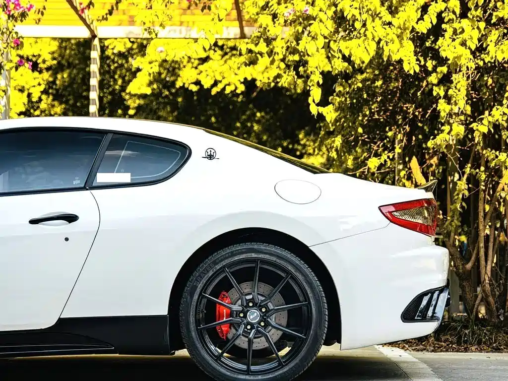 Maserati GranTurismo — миниатюра 9