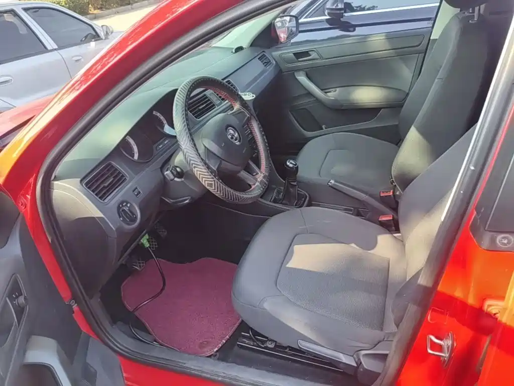 Skoda Rapid Spaceback — миниатюра 15