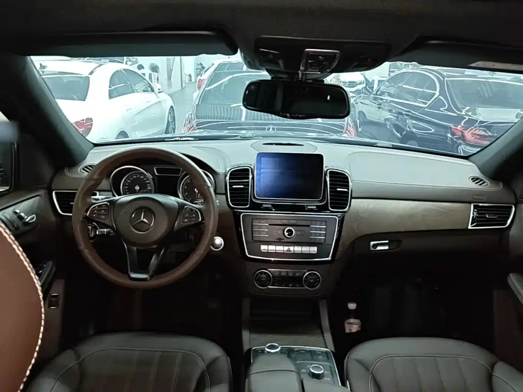 Mercedes-Benz GLE (Import) — миниатюра 10