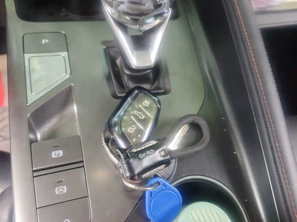Roewe RX5 New Energy — миниатюра 9