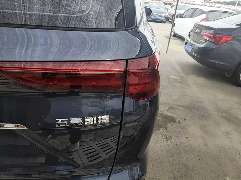 Wuling Victory — миниатюра 8