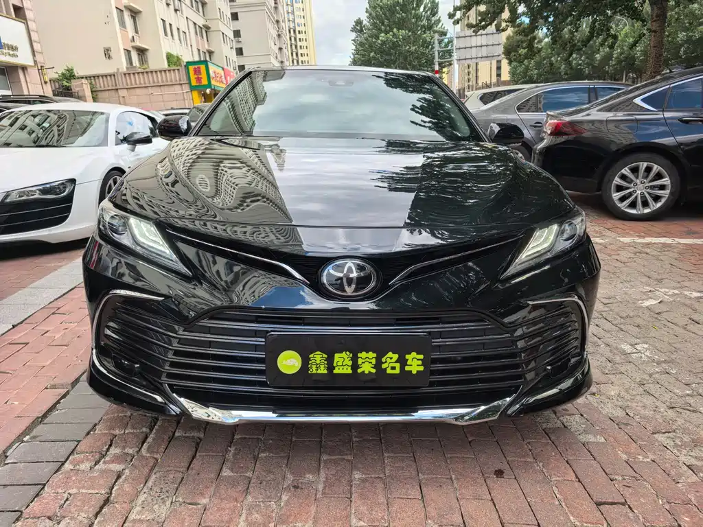 Toyota Camry — миниатюра 2