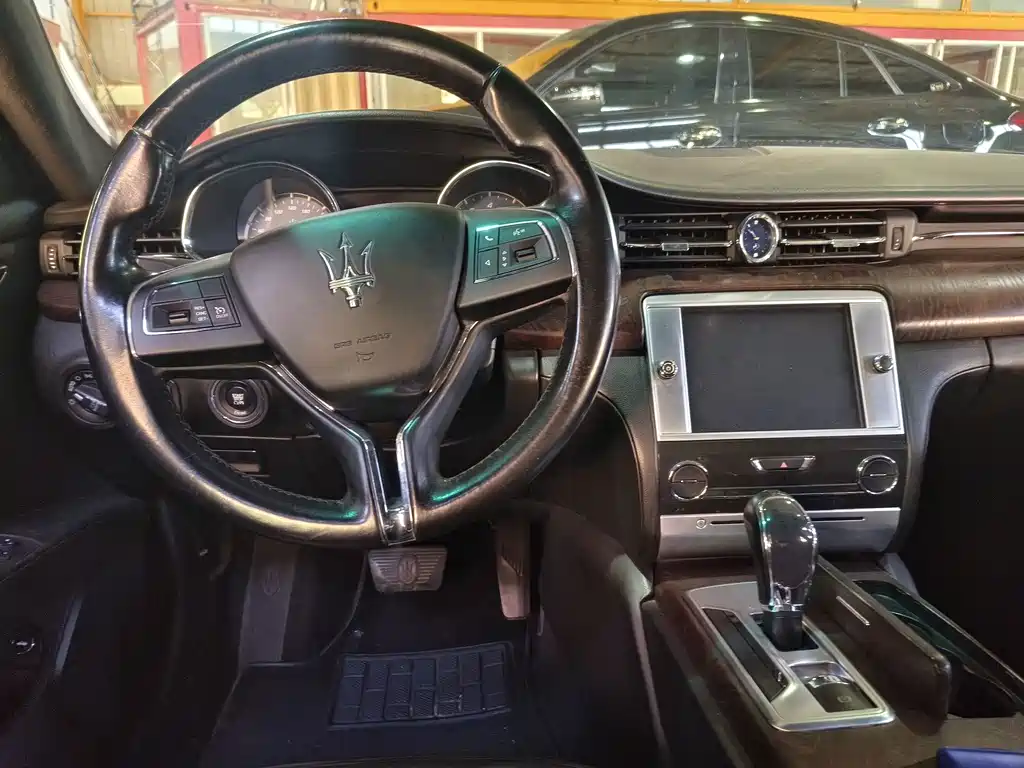 Maserati Quattroporte — миниатюра 8