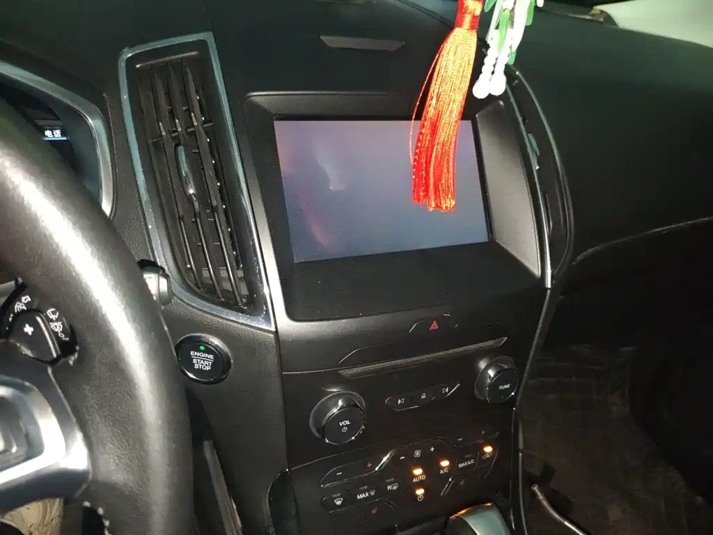 Ford Edge — миниатюра 14