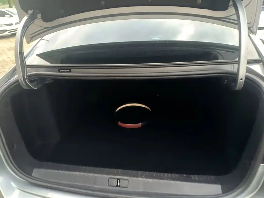 Peugeot 308 — миниатюра 19