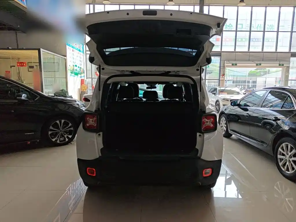 Jeep Renegade — миниатюра 19