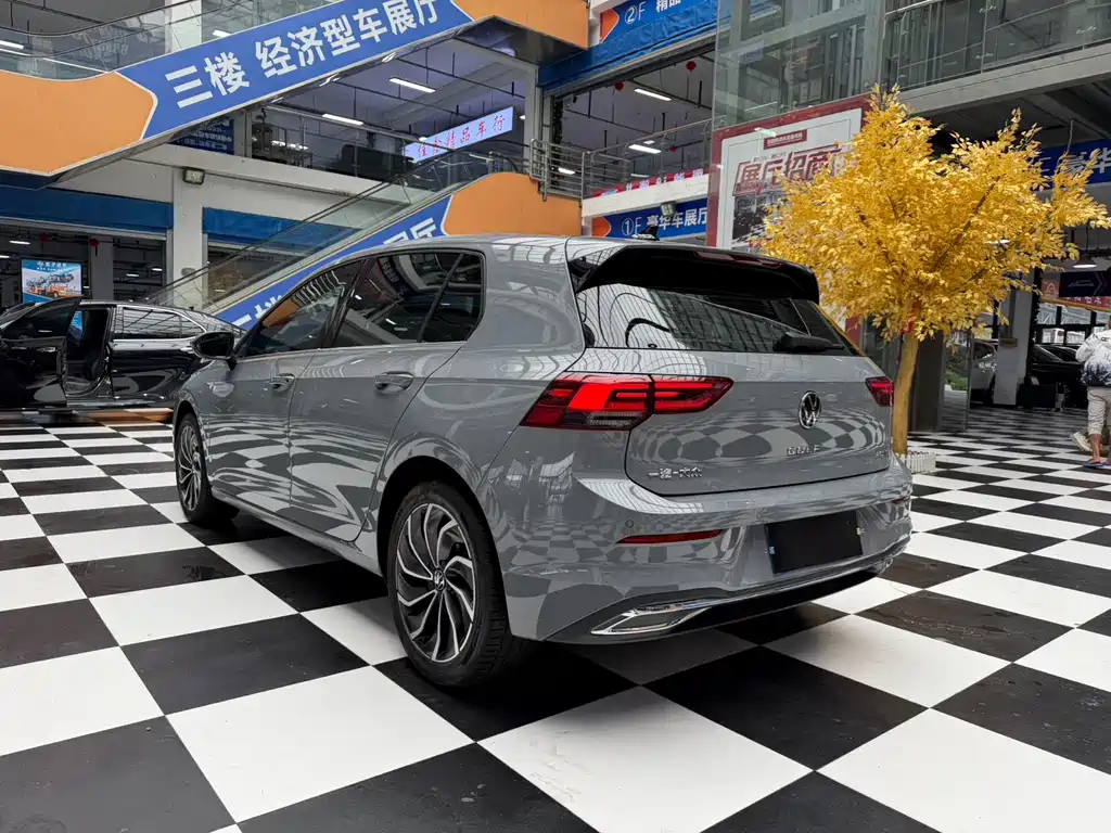Volkswagen Golf — миниатюра 14