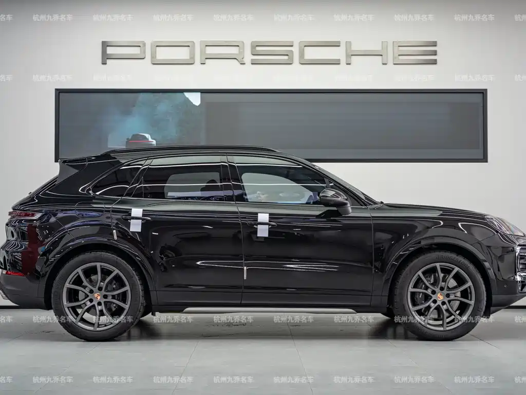 Porsche Cayenne — миниатюра 4