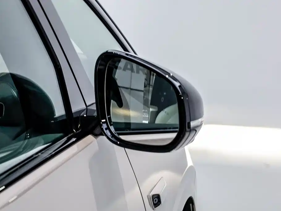 Li Auto Li MEGA — миниатюра 32