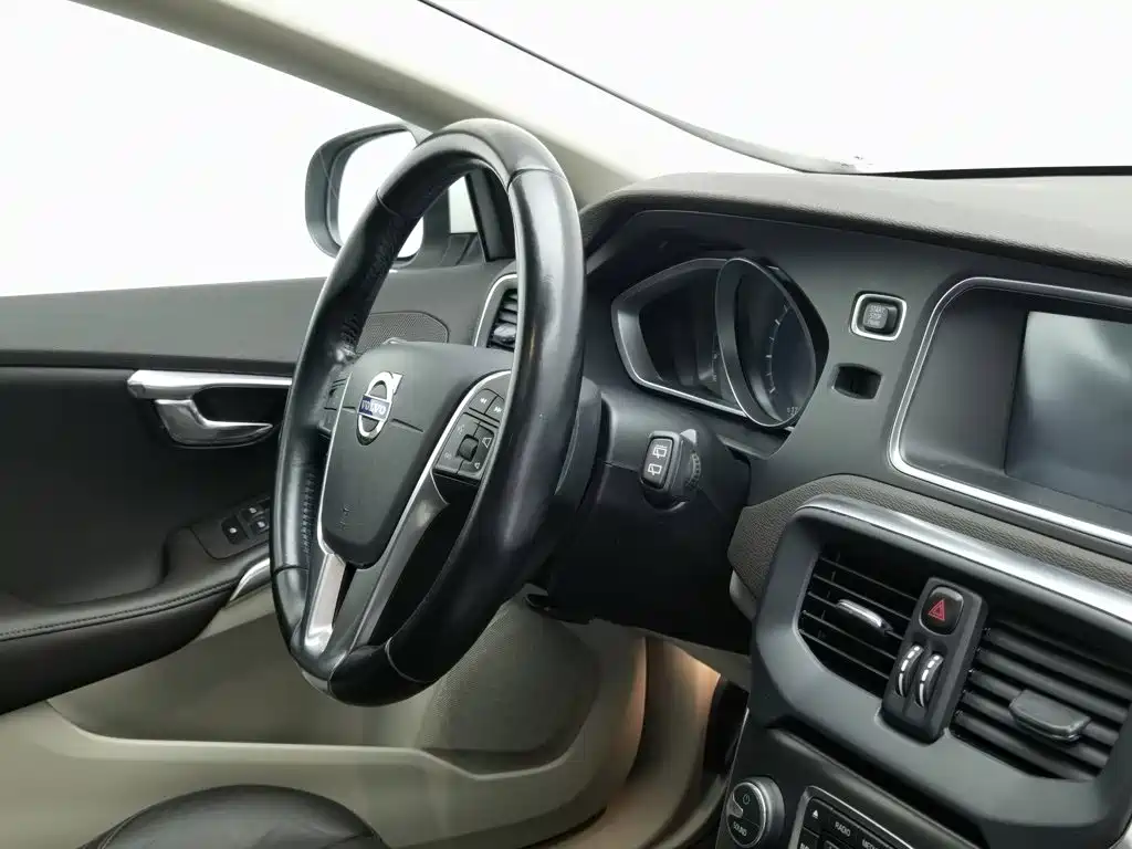 Volvo V40 — миниатюра 22