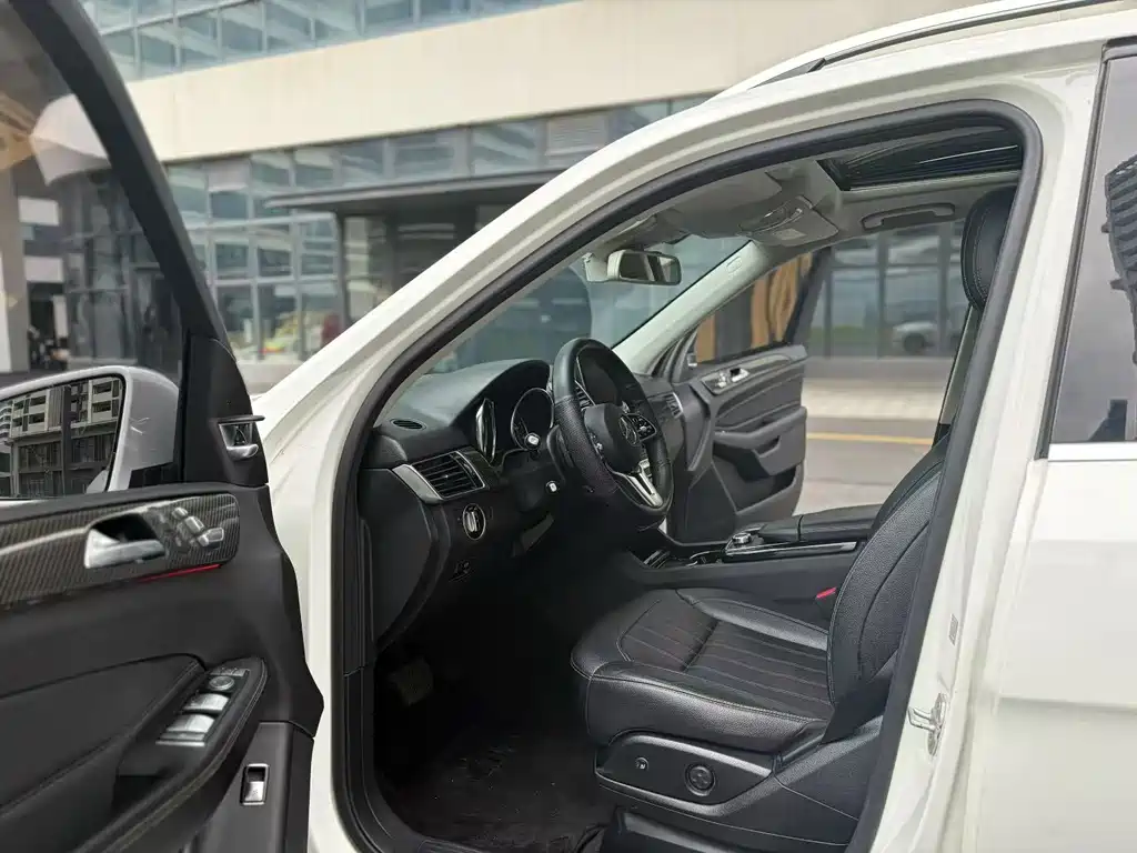 Mercedes-Benz GLE (Import) — миниатюра 4