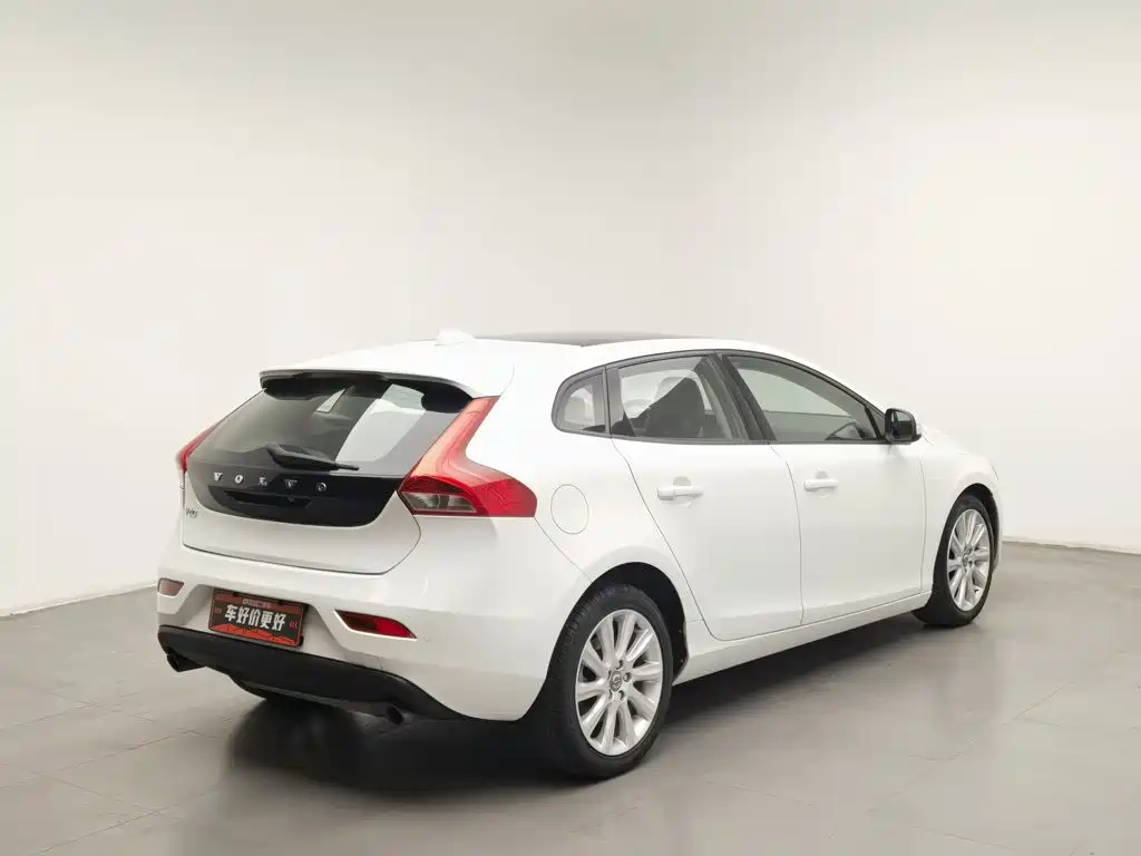 Volvo V40 — миниатюра 2