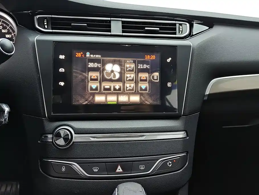 Peugeot 408 — миниатюра 13